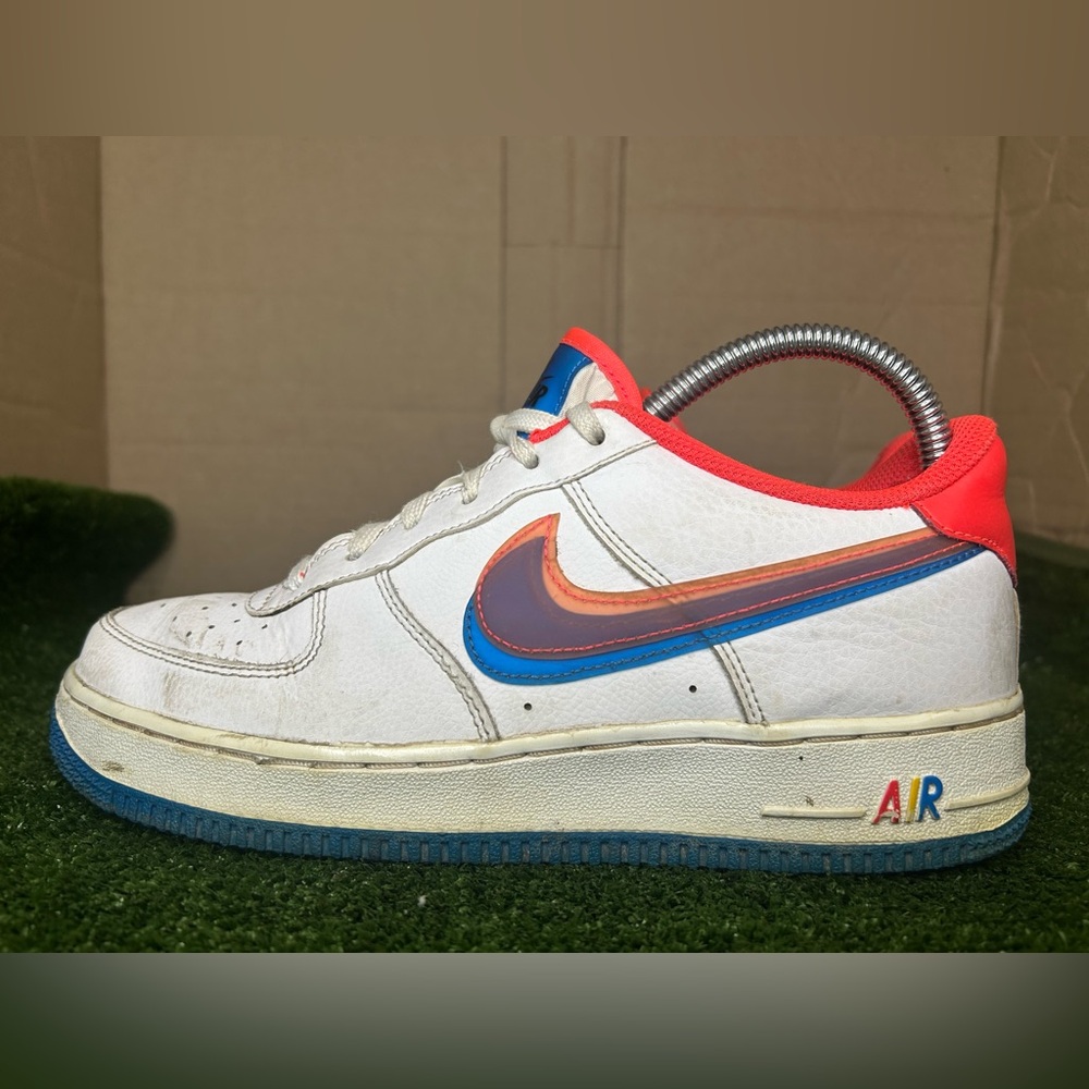 Size 6.5Y- NIKE AIR FORCE 1 LV8 OFFSET 3D SWOOSH